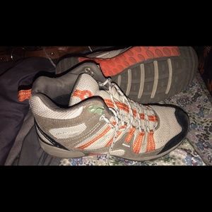 Ladies Merrill Gortex Hiking Boots Size 9